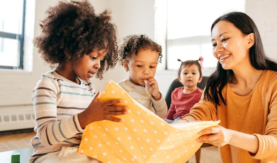 How to support 3-5-year-old's reading skills image